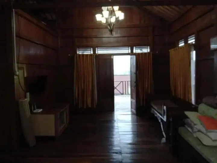 Бату: Rumah Kayu Sumberrejo