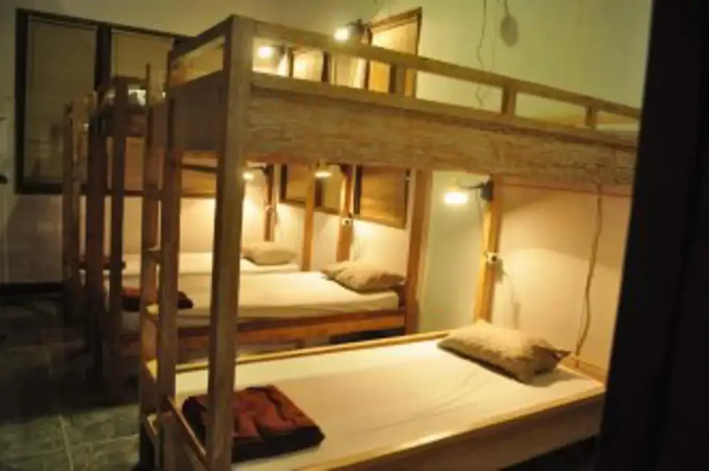 Унгасан: Macskot Hostel