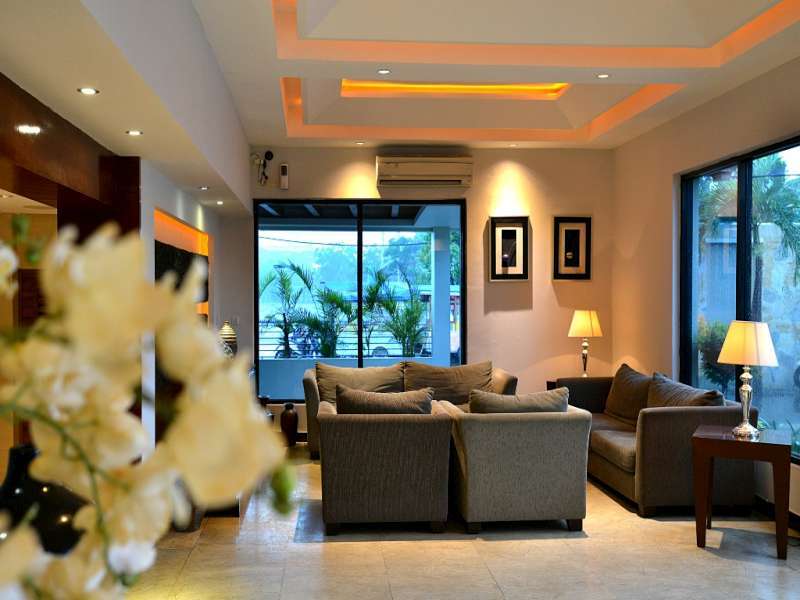 Караванг: Hotel Omega Karawang