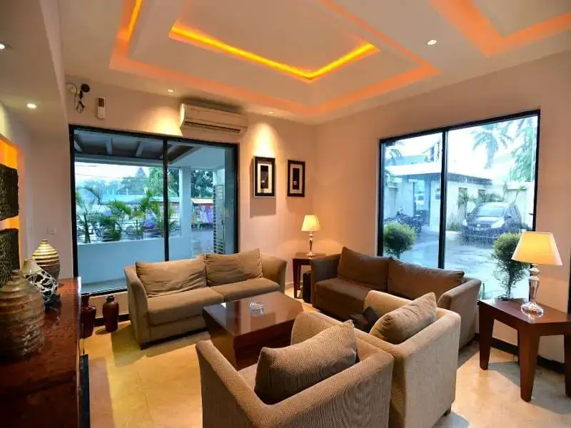 Караванг: Hotel Omega Karawang
