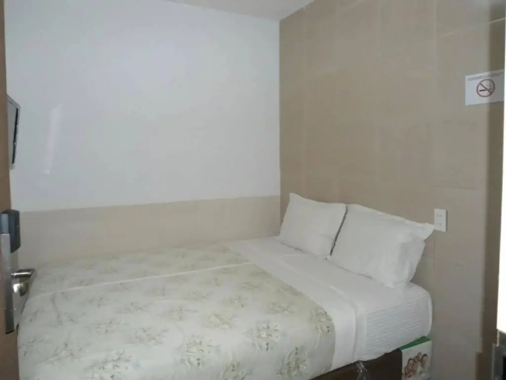 Медан: Permata Inn