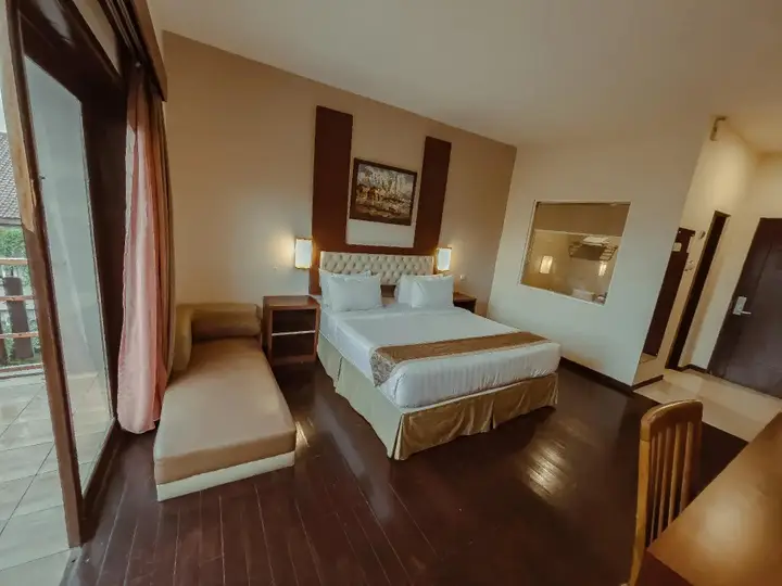 Бату: Spencer Green Hotel