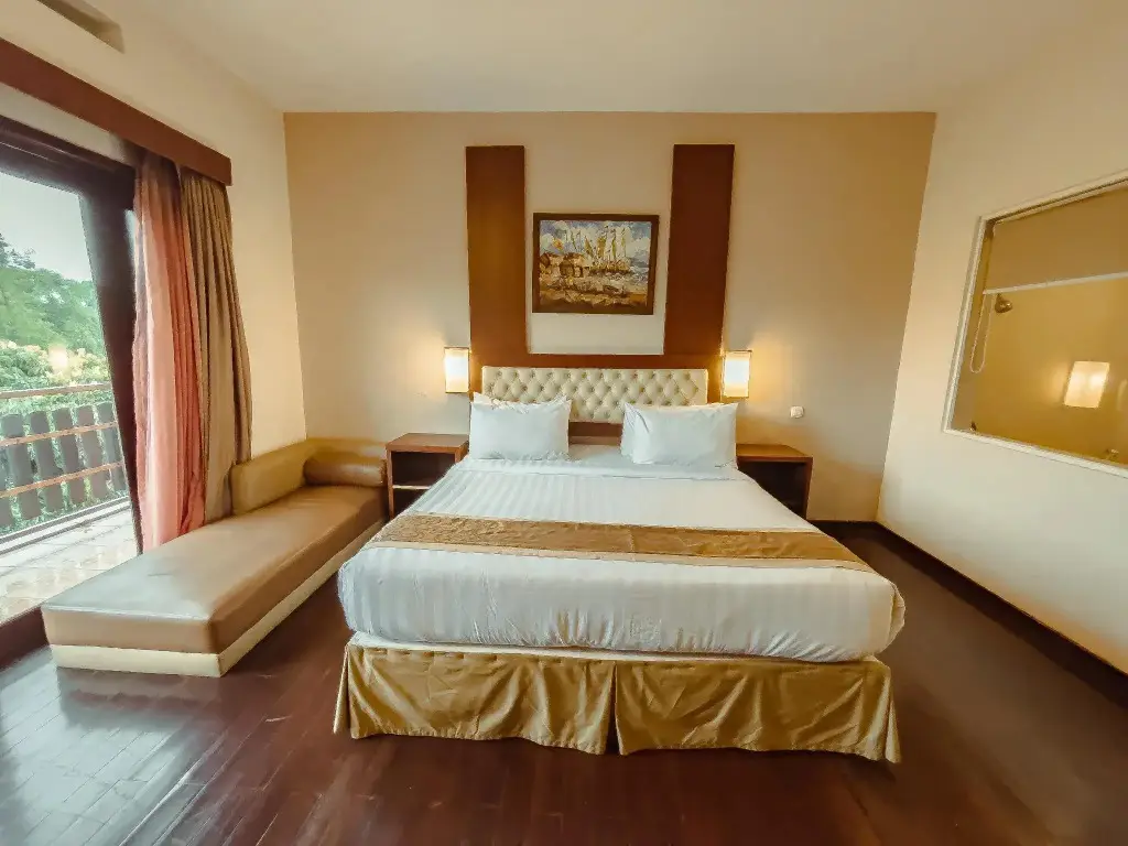 Бату: Spencer Green Hotel