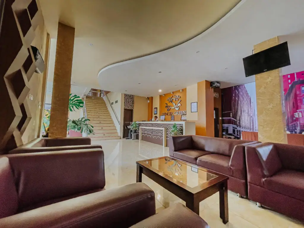 Бату: Spencer Green Hotel