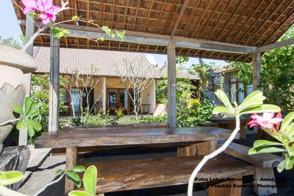 Пурвакерти: Putra'Lebah Amed Guest House