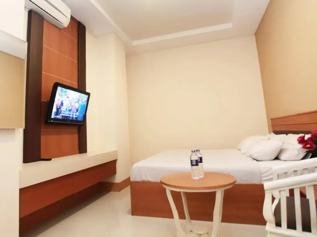 Тегал: Horison Plaza Tegal