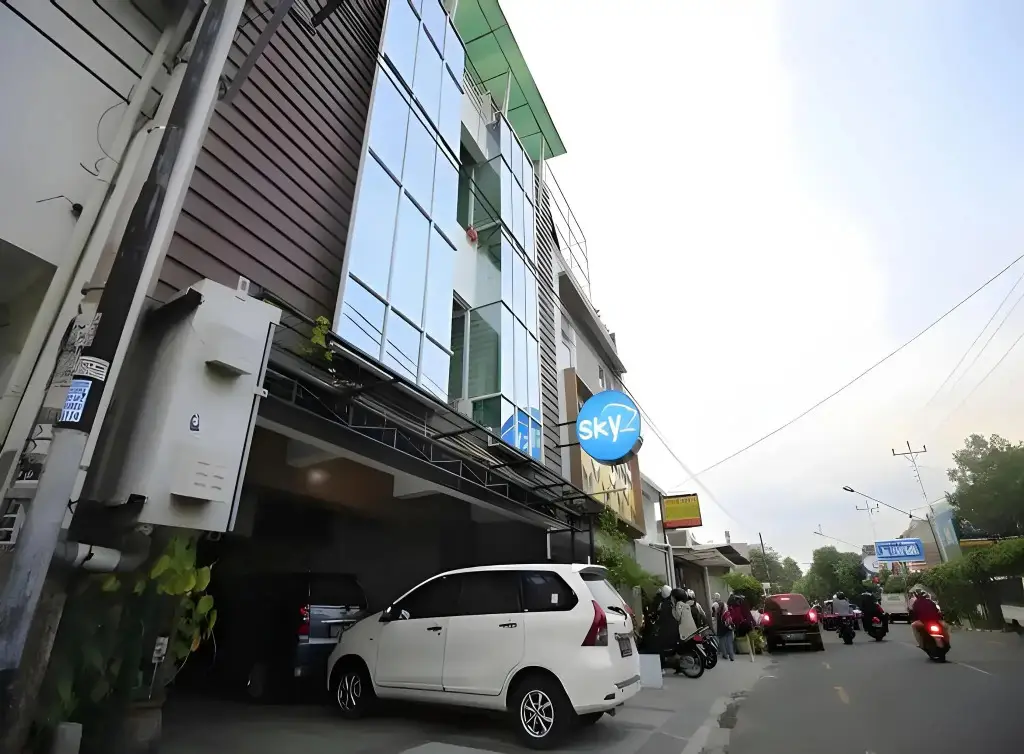 Sky Hotel Jogja — фото 1