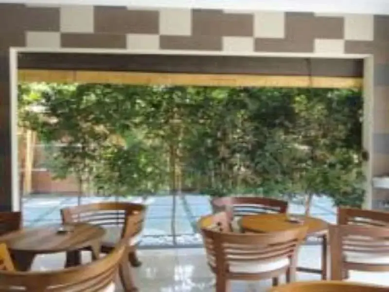 Матарам: Adi Sankara Hotel