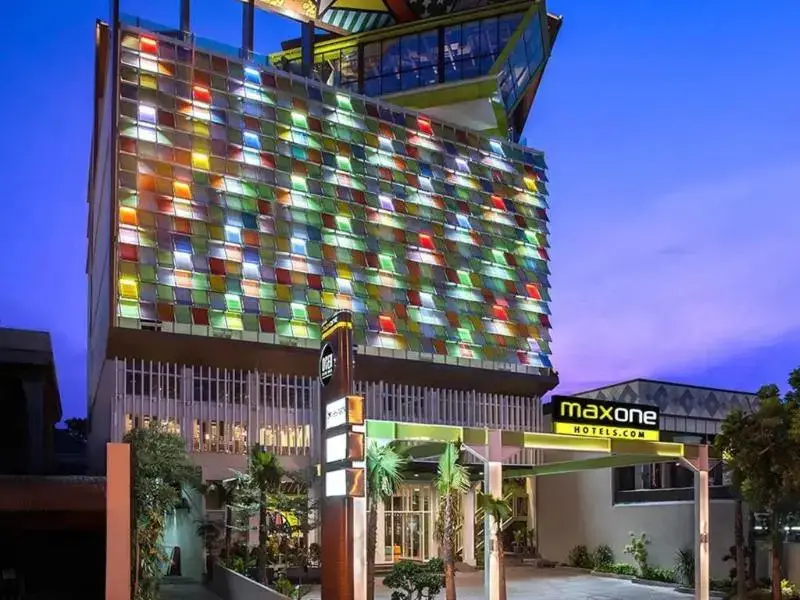 MAXONE Tidar Surabaya — фото 1