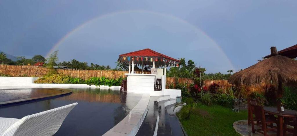 Jerowaru: Pondok Indah Bungalows Tetebatu