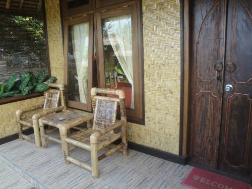 Jerowaru: Pondok Indah Bungalows Tetebatu