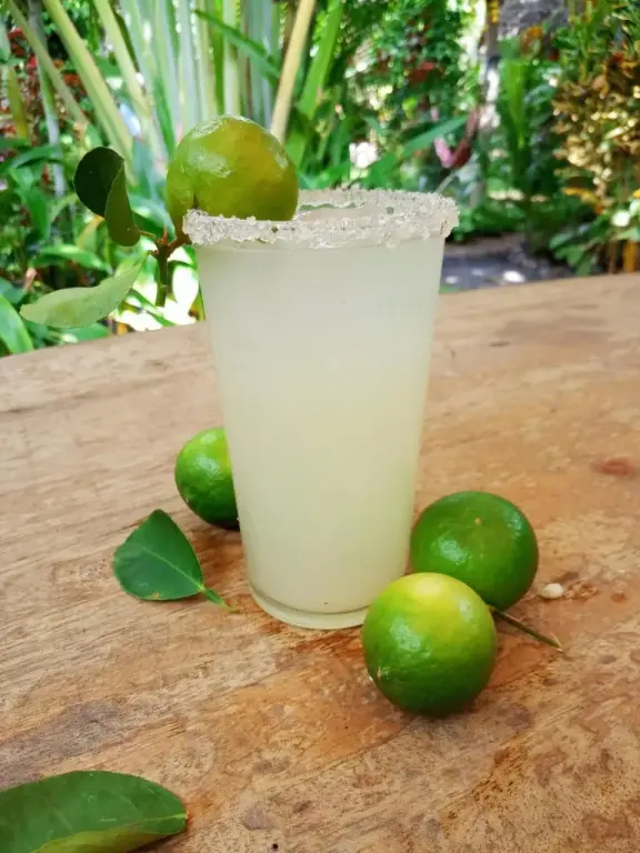 Пемутеран: Mango Moon
