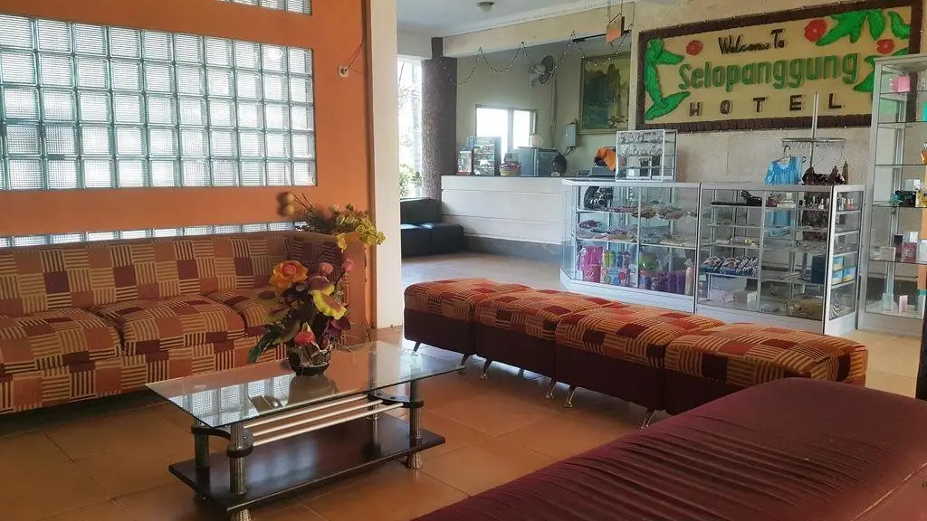 Кедири: Selopanggung Hotel