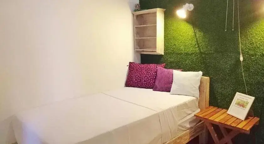 Блахбату: Barn N Bunk