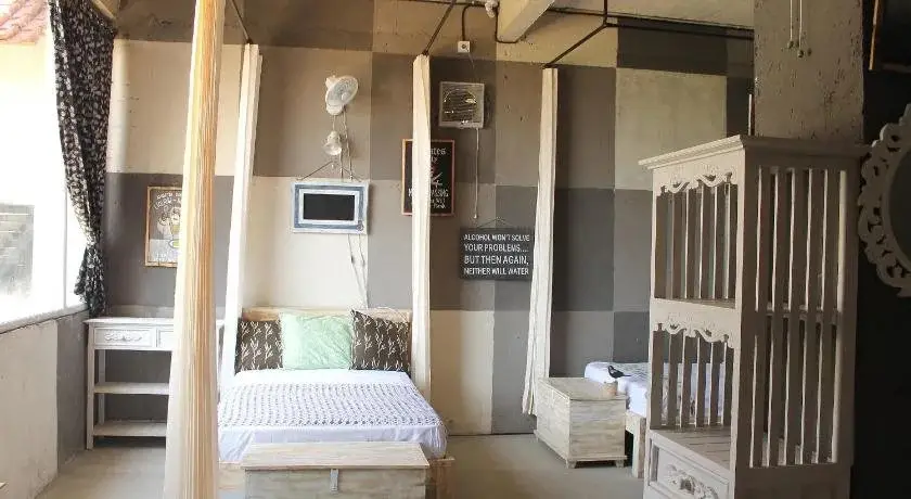 Блахбату: Barn N Bunk