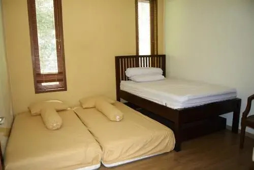Сукарайя: Villa Amadaha