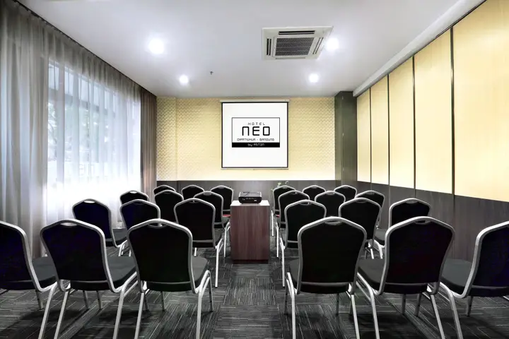 Бандунг: Отель Neo Dipatiukur