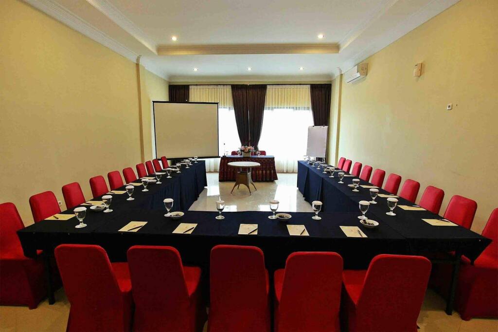 Grand Ussu Hotel & Convention — фото 1