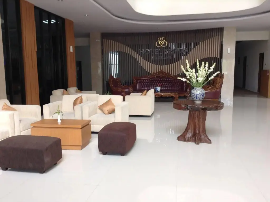 Магеланг: Hotel Safira Magelang