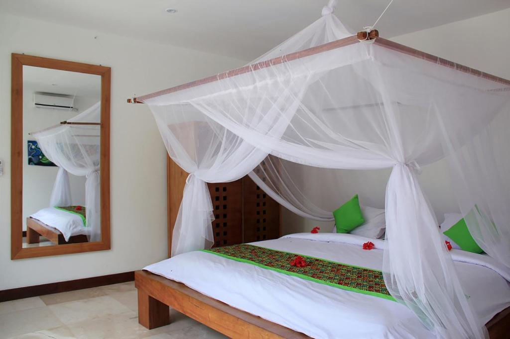 Мангсит: Villa Senang Senggigi