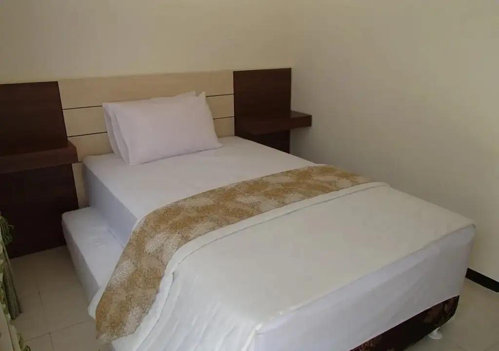 Бату: Shakila Guest House