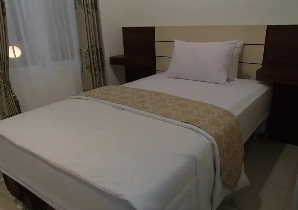 Бату: Shakila Guest House