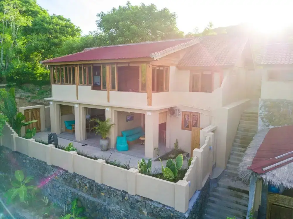 Jerowaru: Bruce's Hideout
