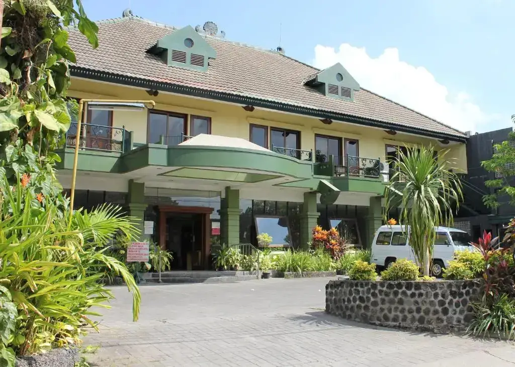 Hotel Winotosastro Garden — фото 1
