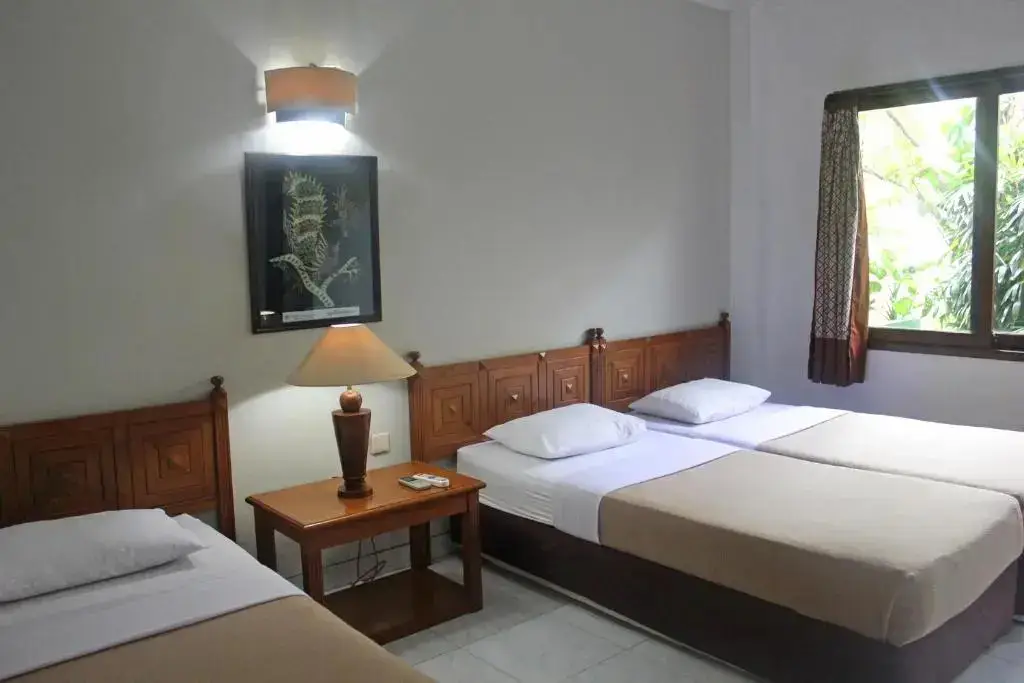 Джокьякарта: Hotel Winotosastro Garden