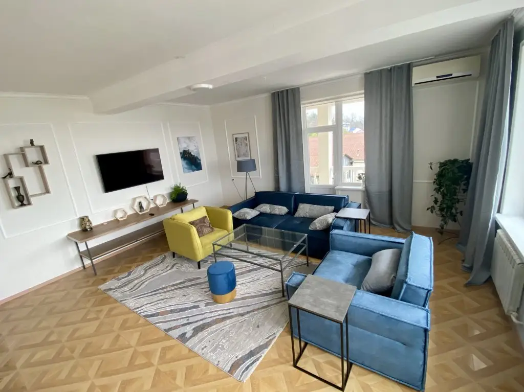 Сочи: Lux Etazh Pod Klyuch Apartments