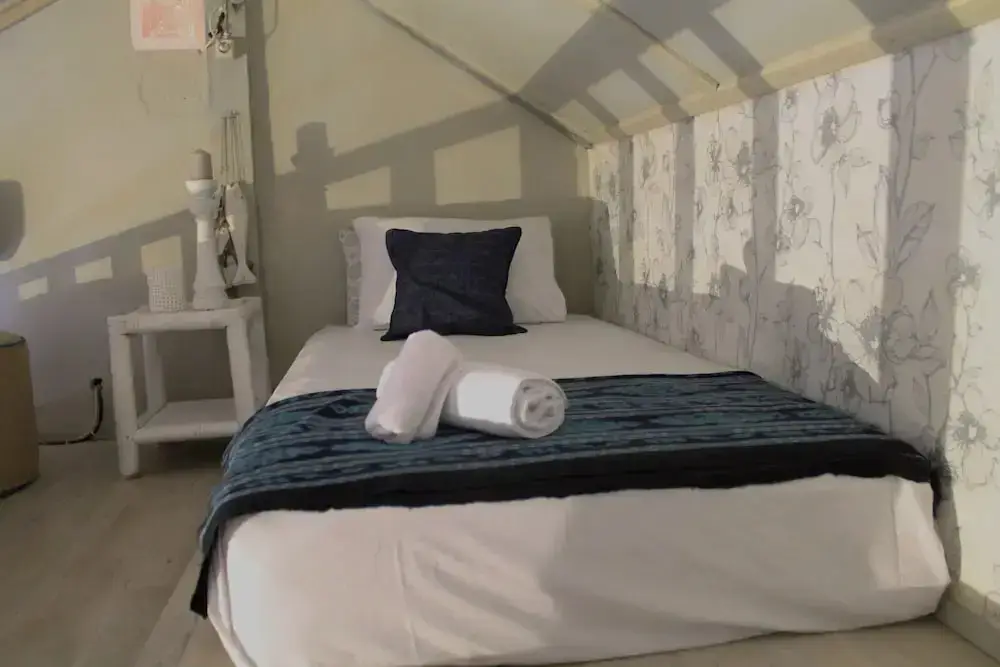 Гили Аир: Cahaya Home