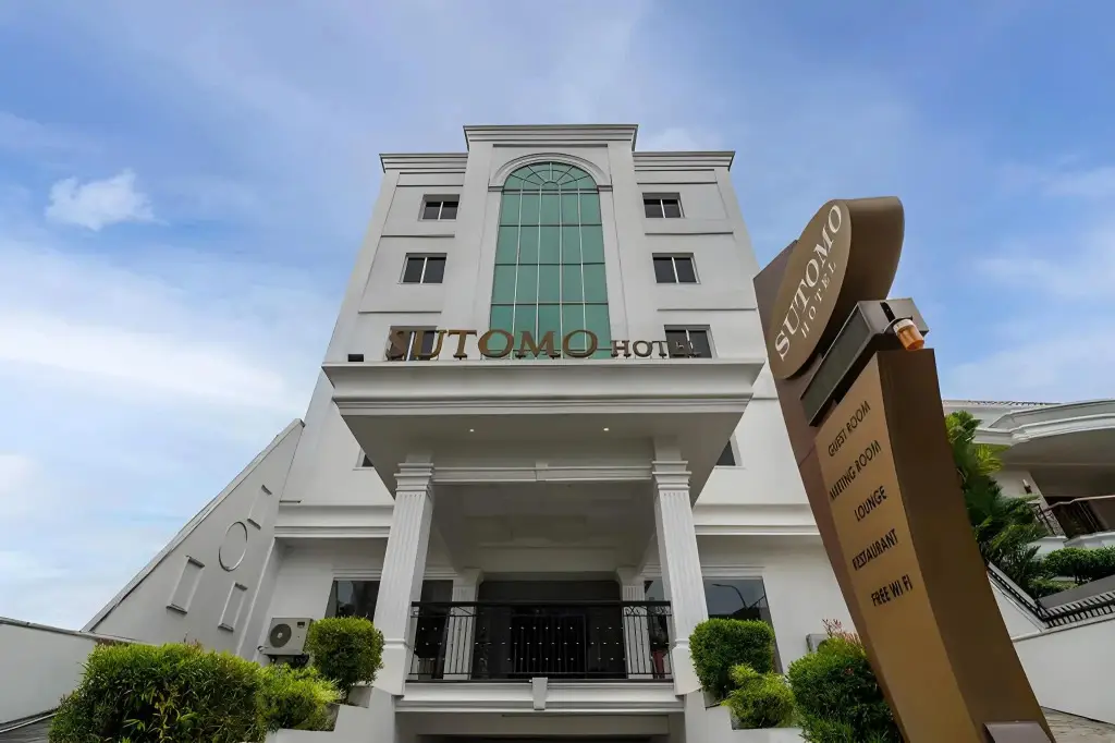 Макассар: Hotel Sutomo