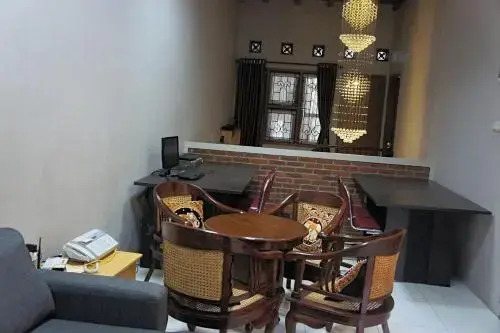Паромпонг: Vila Gama 2B Syariah