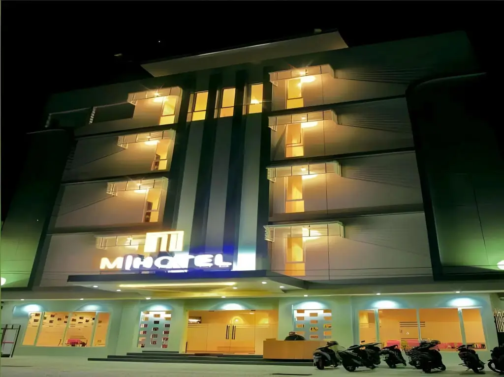 Матарам: M Hotel