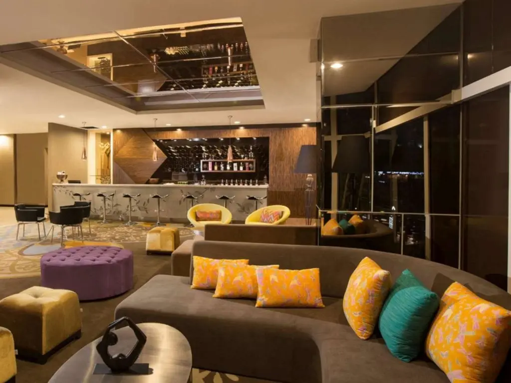 Джакарта: Отель Nemuru Grand Bellevue Radio Dalam