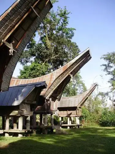 Рантепао: Tongkonan Layuk Lion