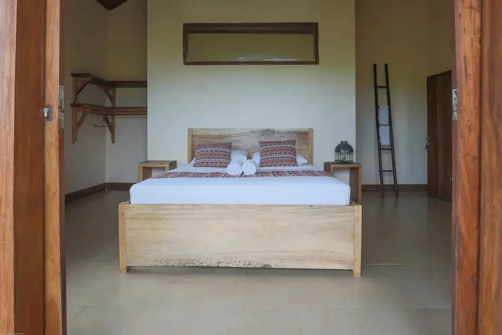 Jerowaru: Owa Lodge