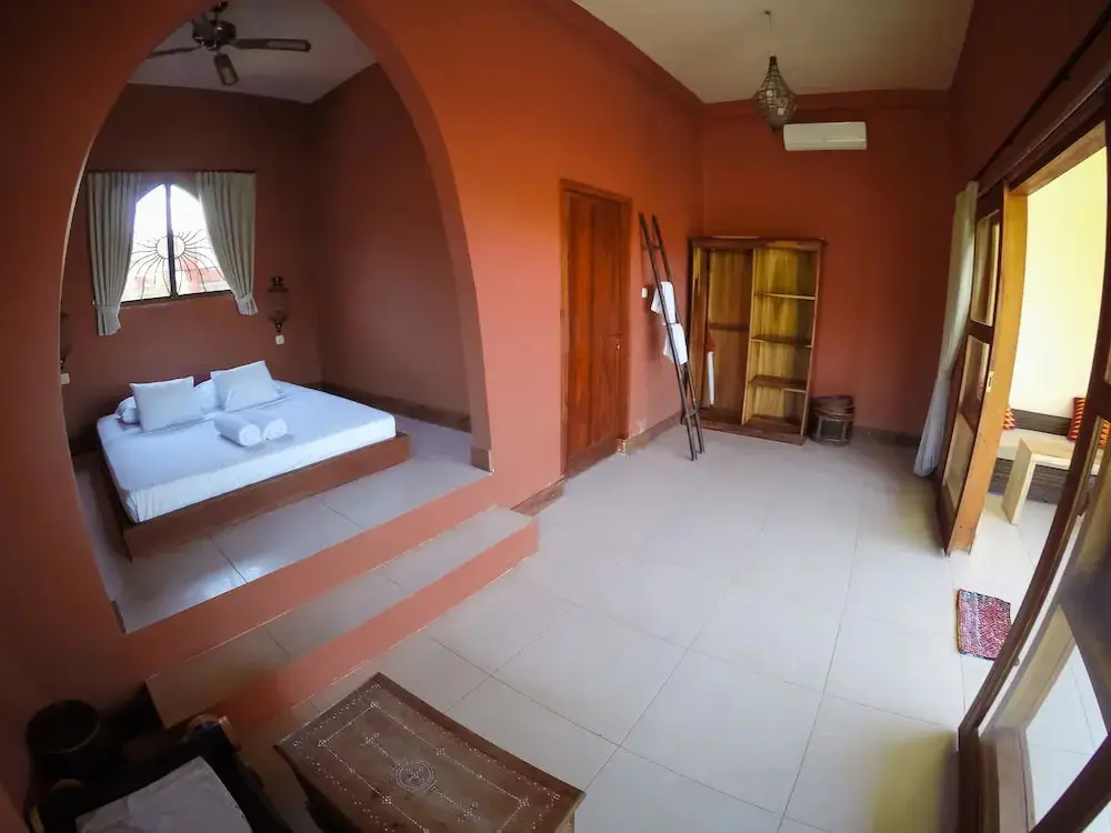 Jerowaru: Owa Lodge
