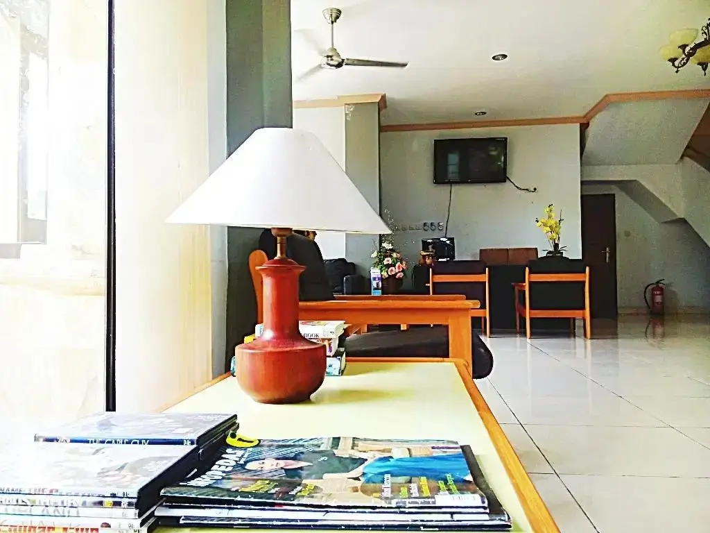 Денпасар: Udayana Lodge Denpasar