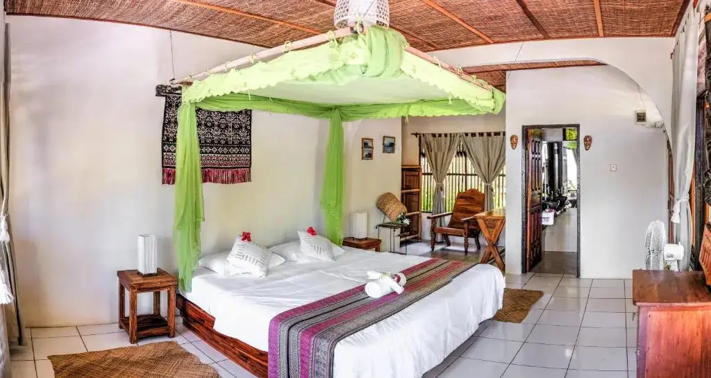 Немберала: Malole Surf House