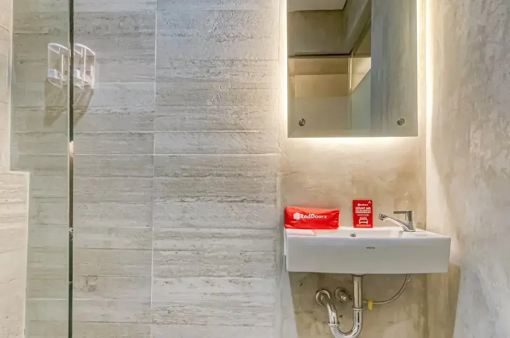Джакарта: RedDoorz Plus near Gandaria City Mall 2
