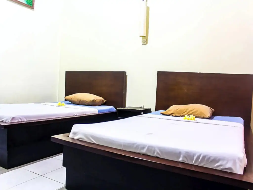 Кута: Budhi Beach Inn