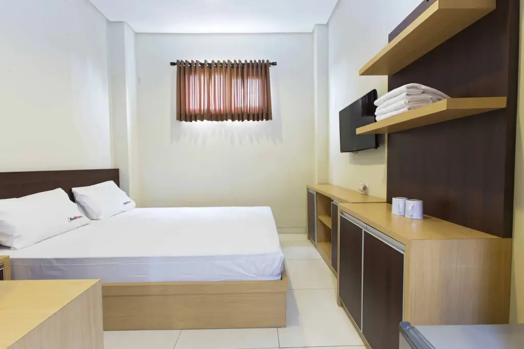 Джакарта: RedDoorz @ Taman Kebon Sirih