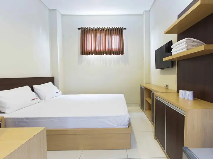 Джакарта: RedDoorz @ Taman Kebon Sirih
