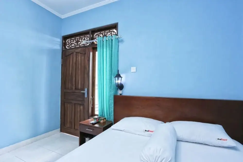 Керобокан: RedDoorz @ Raya Kerobokan 2