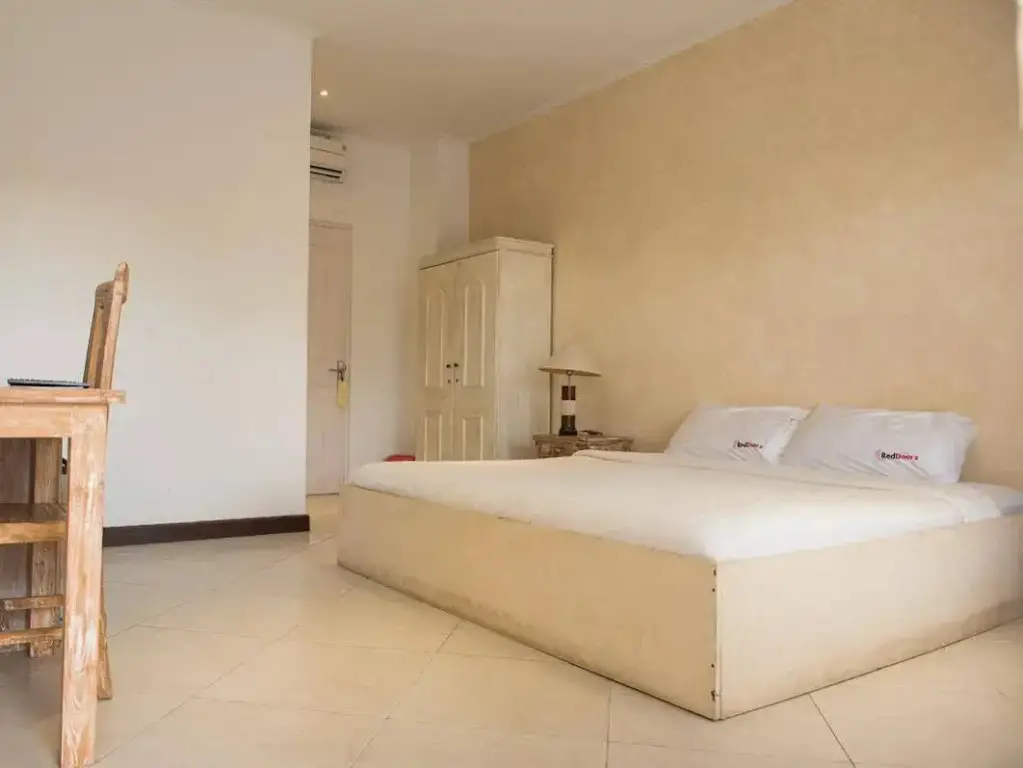 Чангу: RedDoorz near Batubelig Beach