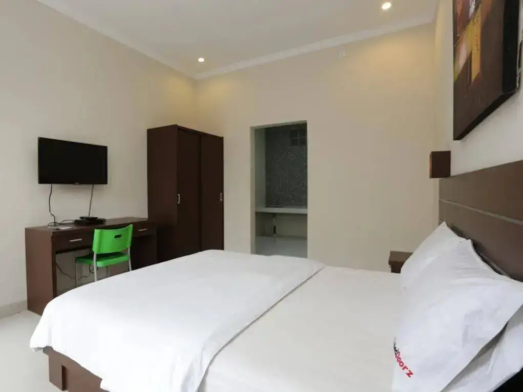 Кута: RedDoorz @ Mahendradatta Selatan