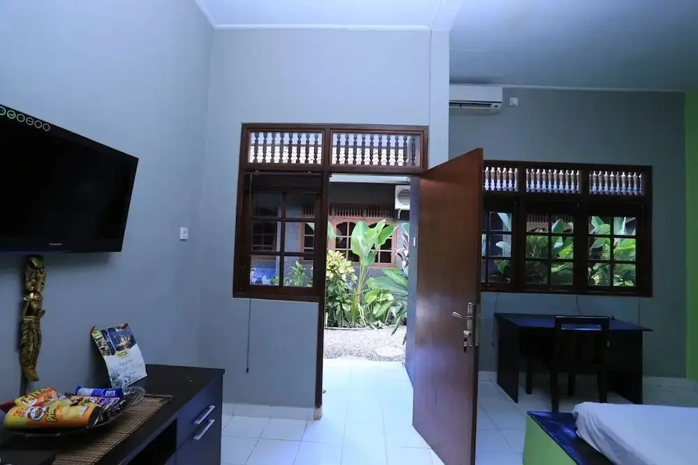 Кута: RedDoorz @ Dewi Sita Seminyak