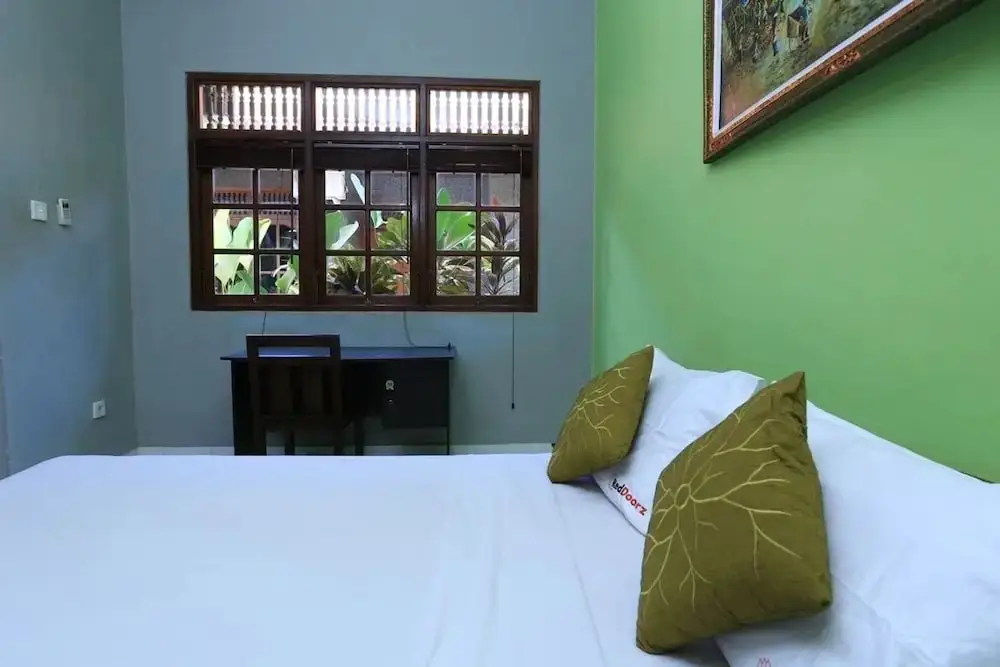 Кута: RedDoorz @ Dewi Sita Seminyak