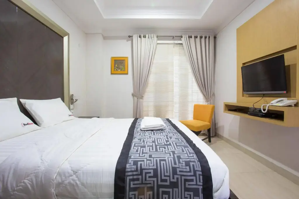 Джакарта: RedDoorz Plus near Pondok Indah Mall